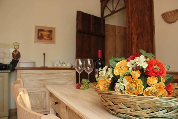 Classic Apartment, 1 Bedroom, Accessible | Private kitchenette | Fridge, oven, coffee/tea maker, cookware/dishes/utensils - Agriturismo Pieve del Castello (Marsciano)