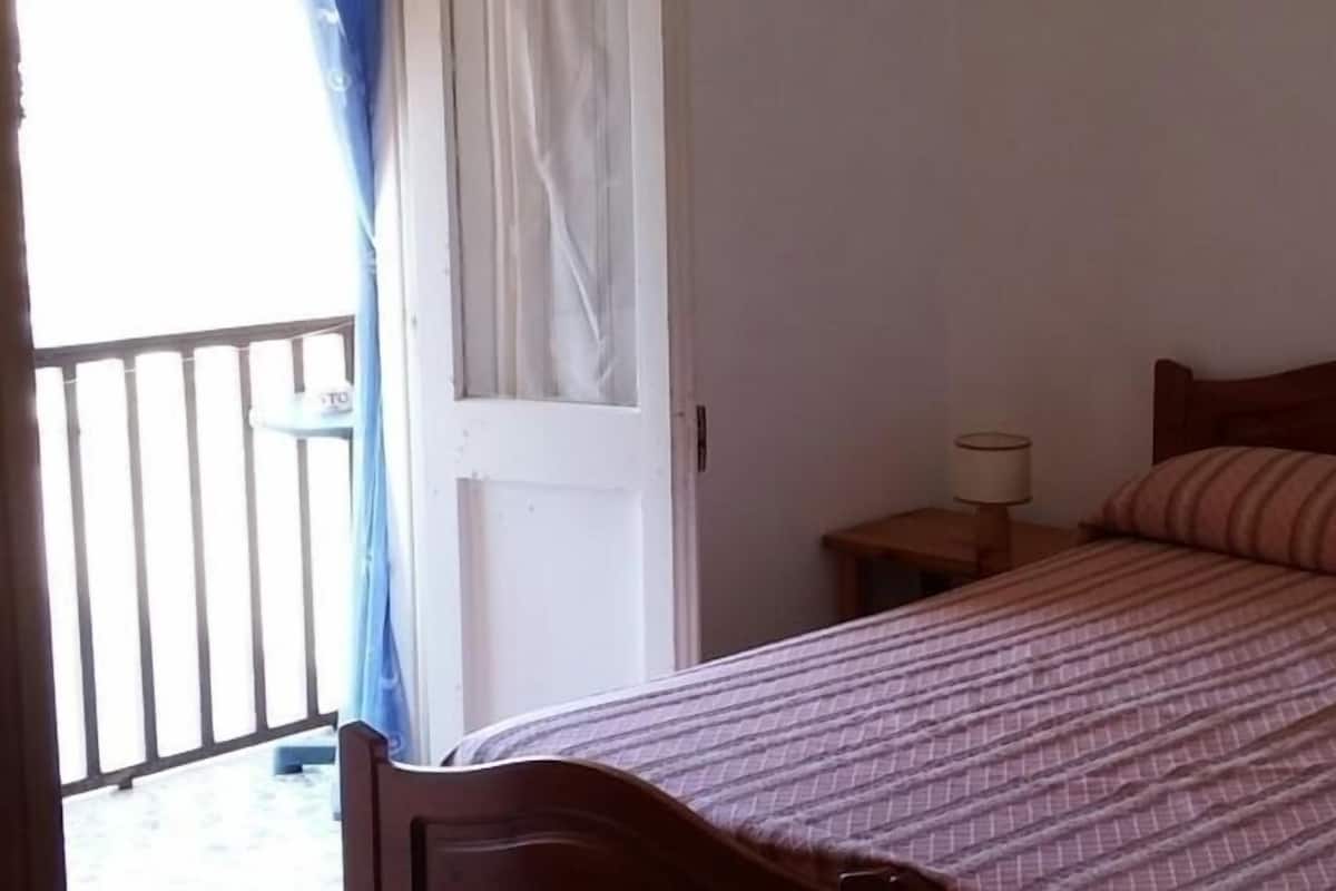 Habitación doble, balcón, vista al mar | Escritorio, cunas gratuitas y wifi gratis