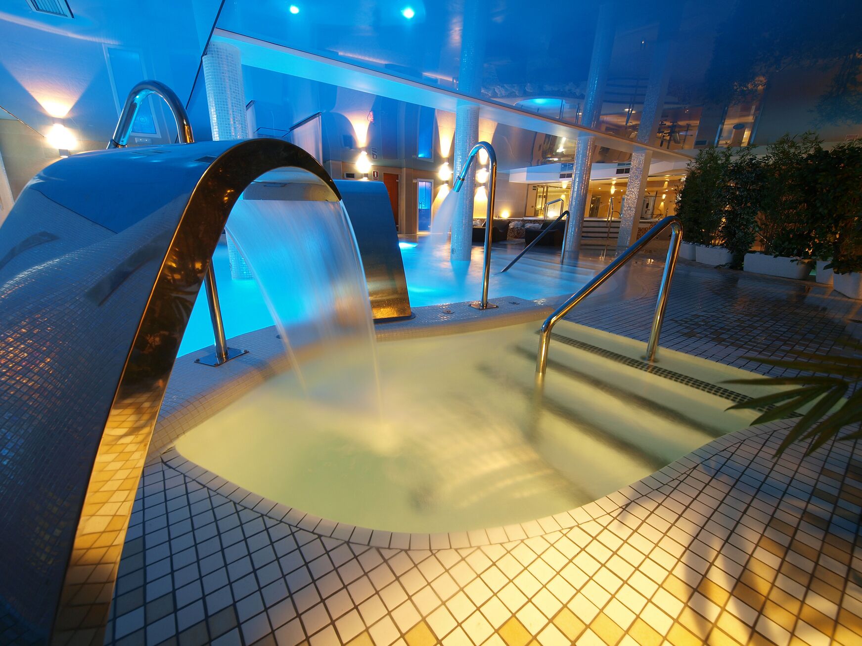 double or twin room (spa) | living area | tv