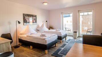 Minibar, free WiFi, bed sheets