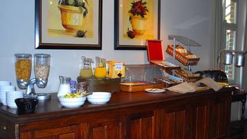 Dagelijks ontbijtbuffet (EUR 22.5 per persoon)
