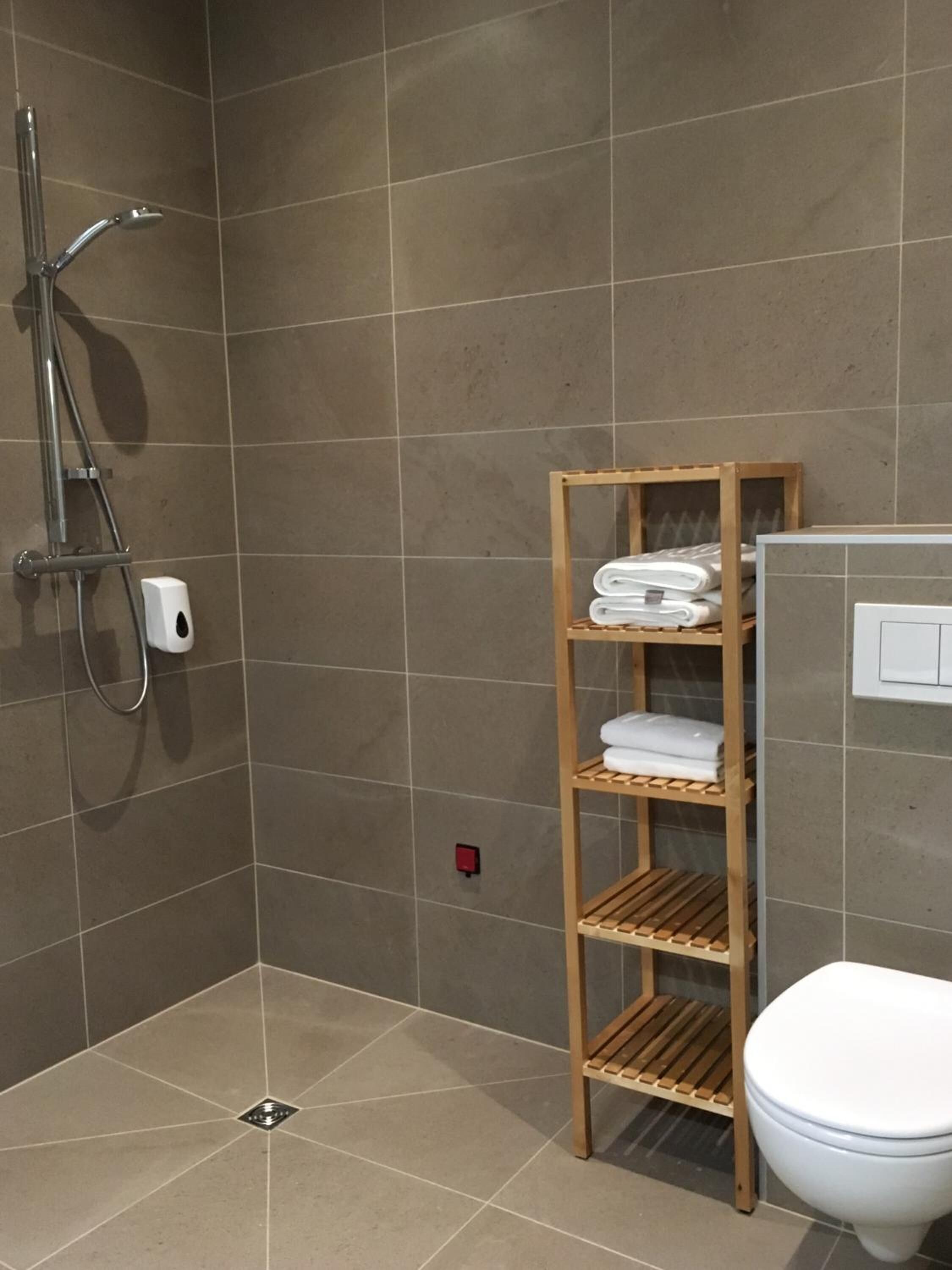 Standard Twin Room, 2 Single Beds, Annex Building | Bathroom