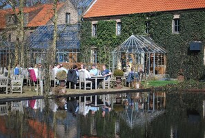 Breakfast, lunch, dinner served; local cuisine 