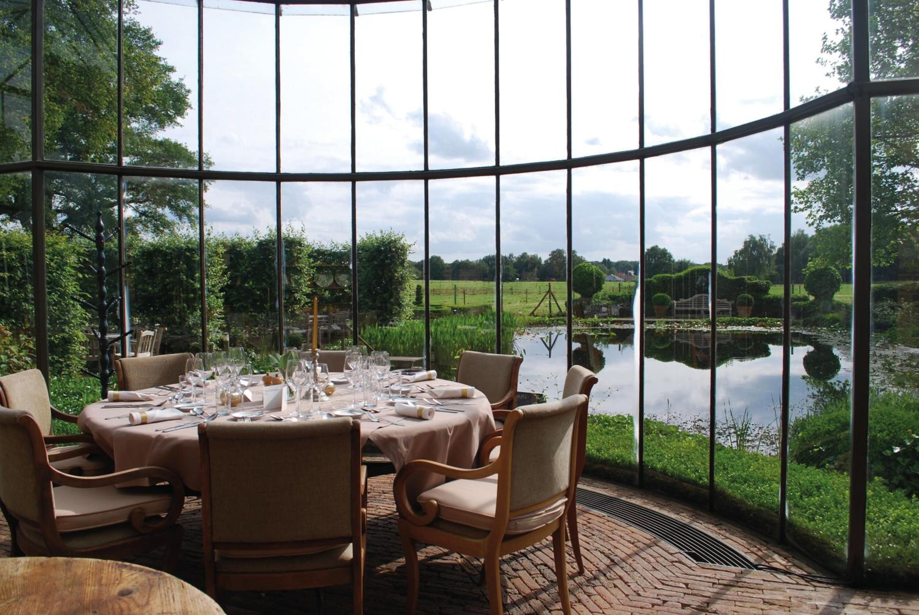 Breakfast, lunch, dinner served; local cuisine 