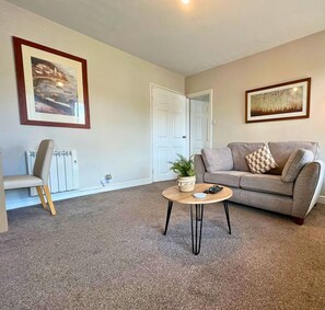 Lounge - Weint House (Dalton-in-Furness)