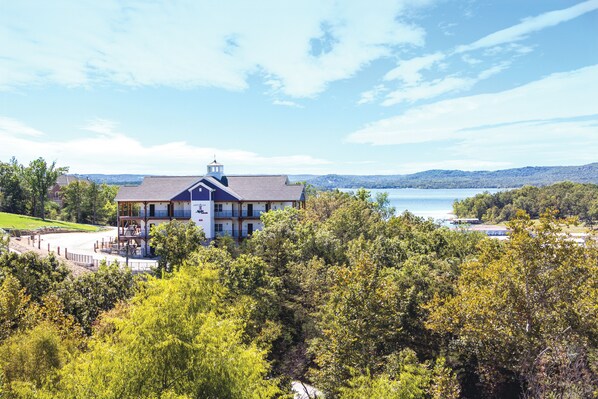 Front of property - Stormy Point Village Lakeside (Branson)