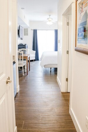 Premium bedding, blackout curtains, iron/ironing board - Stormy Point Village Lakeside (Branson)