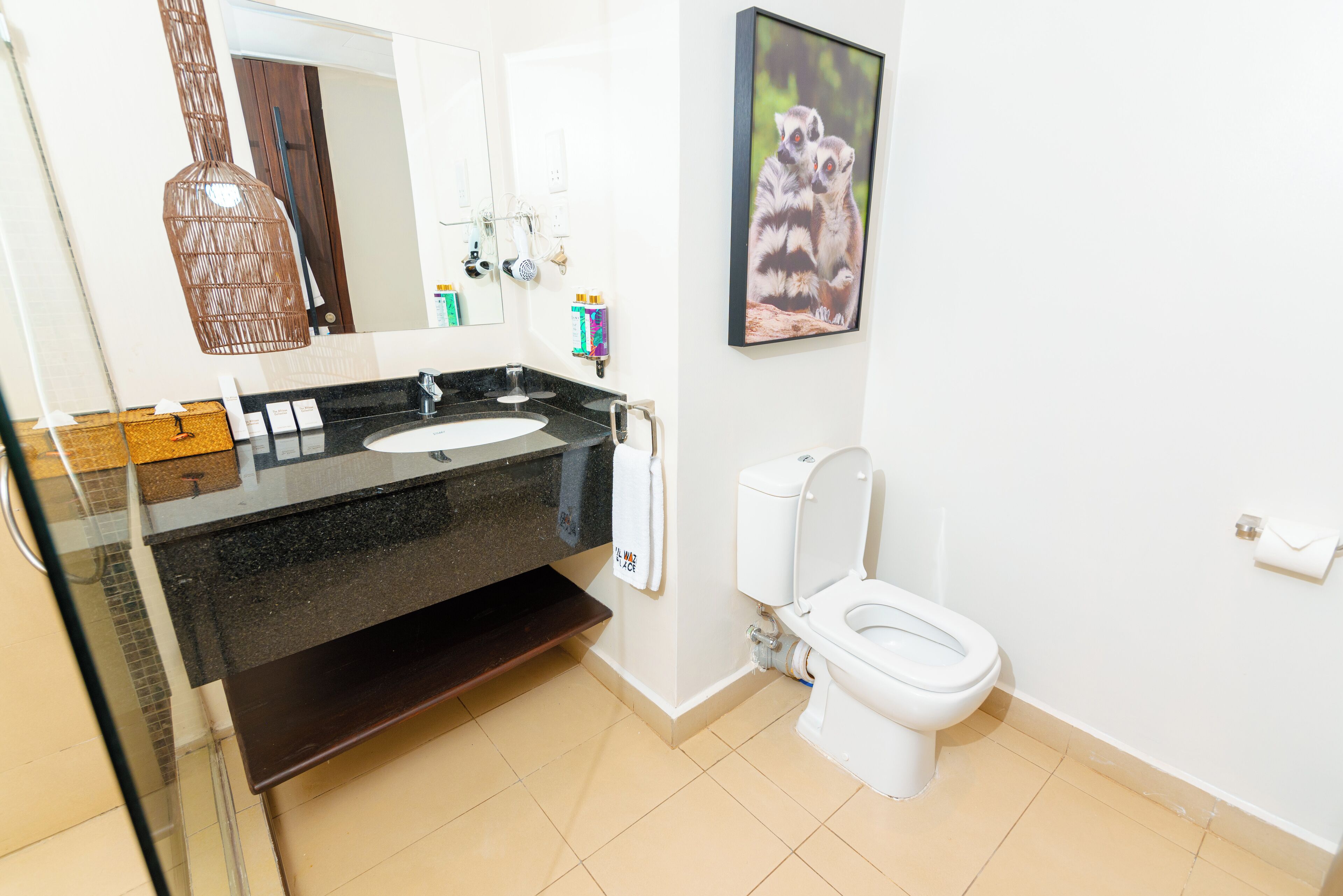 standard apartment, 1 queen bed, non smoking, kitchen (living room, full kitchen) | bathroom | shower, free toiletries, hair dryer, towels