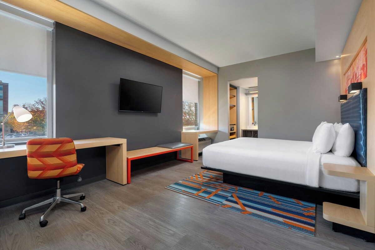 In-room safe, desk, blackout drapes, iron/ironing board