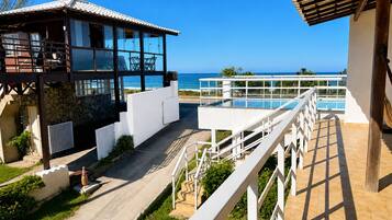 Quarto casal luxo de uso individual, 1 cama King, vista para a praia, de frente para o mar | Fachada da propriedade
