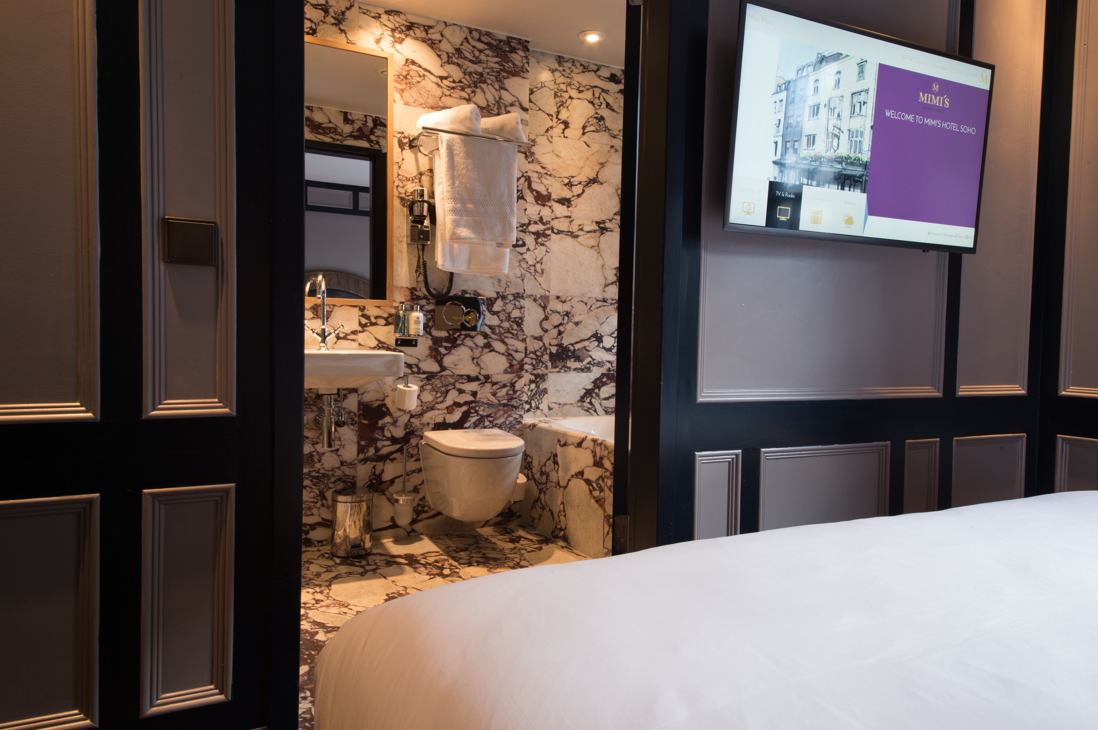 Luxury Room | Frette Italian sheets, premium bedding, individually furnished