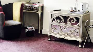 Iron/ironing board, free WiFi, bed sheets