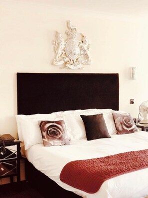 Iron/ironing board, free WiFi, bed sheets - Ship Leopard Hotel – No Children (Portsmouth)