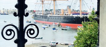 Ship Leopard Hotel – No Children