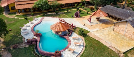 Bain à remous extérieur