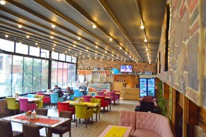 Standard Quadruple Room, 1 Bedroom, City View | Restaurant - Comfort Downtown Istanbul (Istanbul)