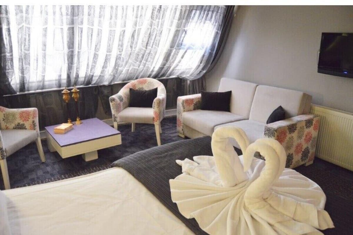 Minibar, két bảo mật tại phòng, trang trí khác biệt