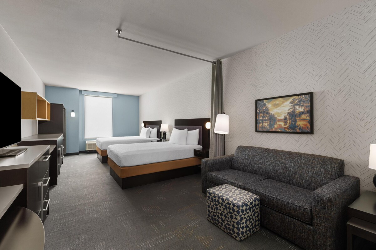 Studio, 2 Queen Beds, Non Smoking | Hypo-allergenic bedding available, desk, laptop workspace