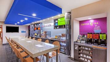 Free daily continental breakfast