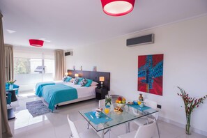 Premium bedding, down comforters, pillowtop beds, in-room safe - Soho Luxury Suites (Buenos Aires)