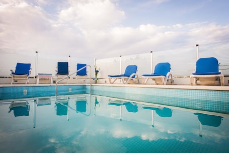 Superior Penthouse | Private pool