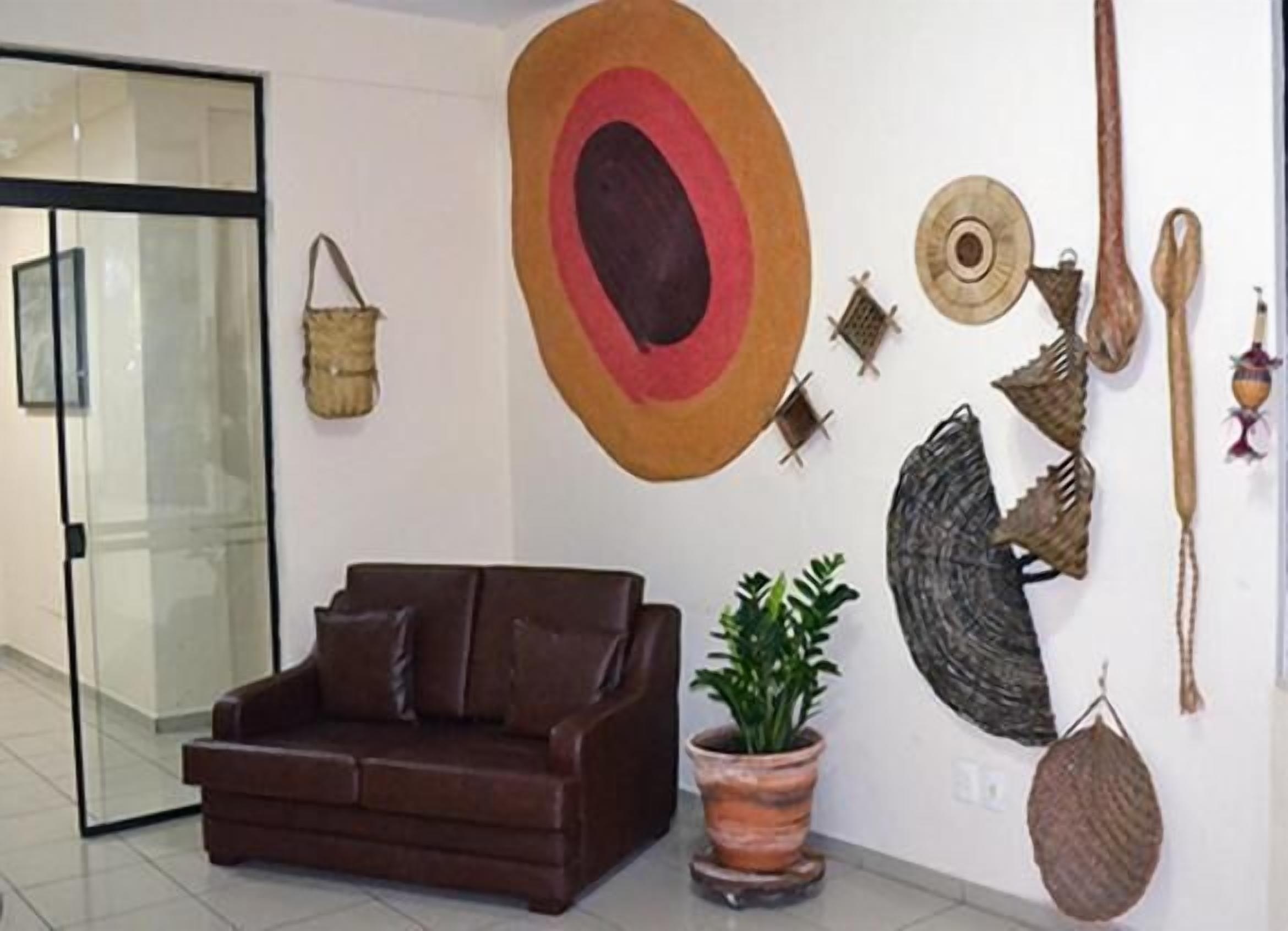 32-inch flat-screen tv with cable channels, tv