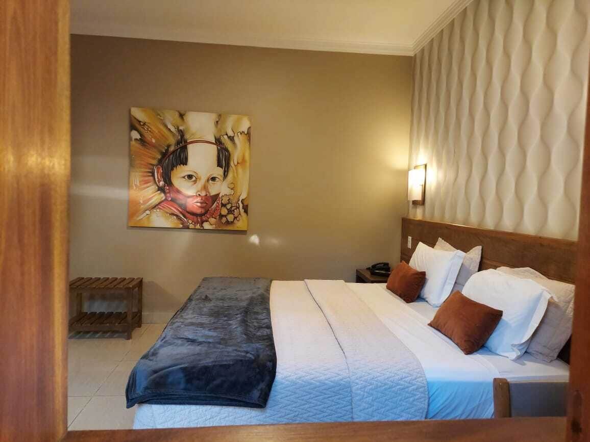 Minibar, desk, free WiFi, bed sheets