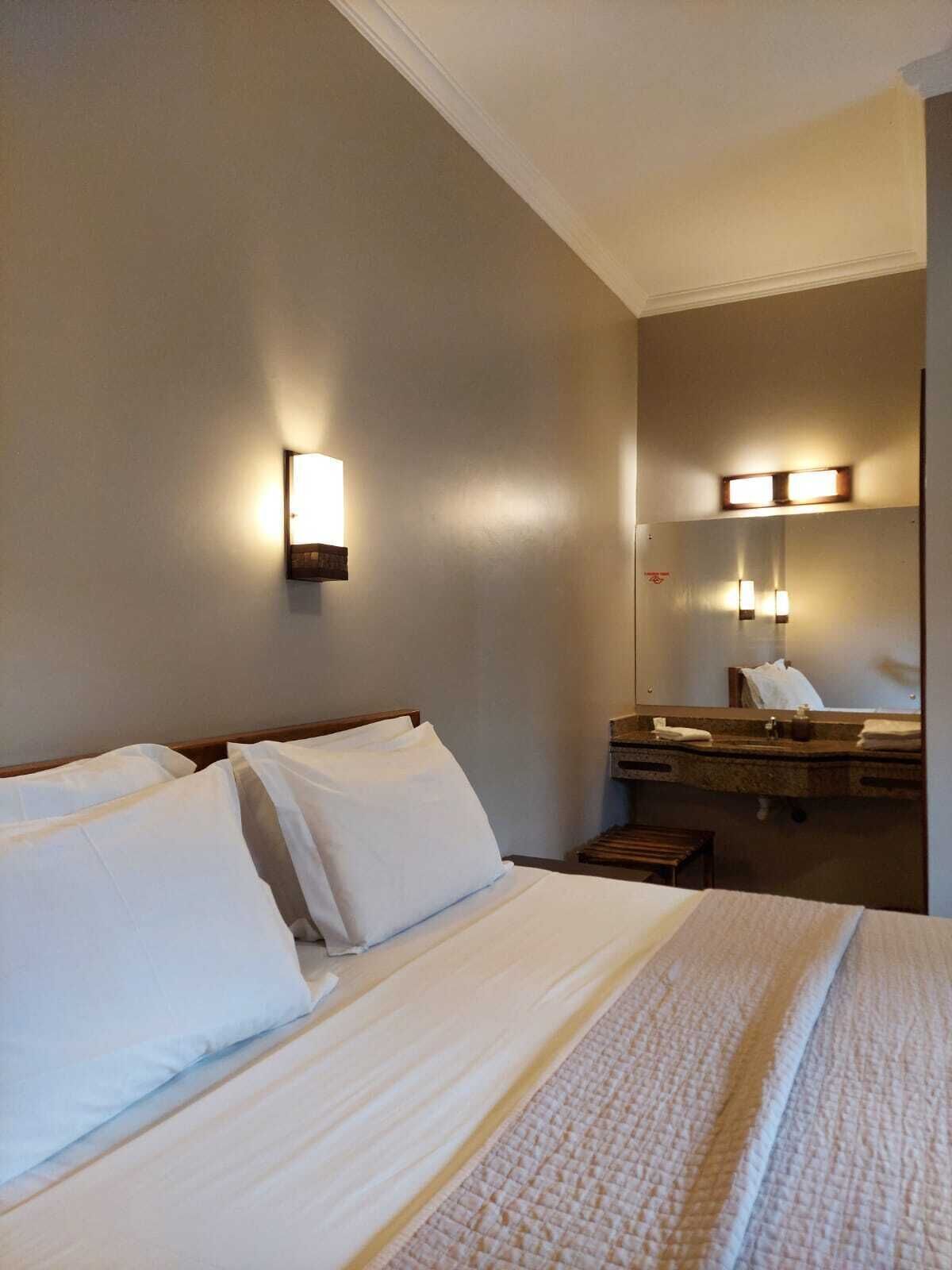 Minibar, desk, free WiFi, bed sheets