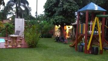 Children’s play area – outdoor