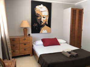 Premium bedding, in-room safe, individually decorated