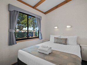 Standard 2 Bedroom Cabin - Not Pet Friendly - Wodonga Holiday Park (West Wodonga)