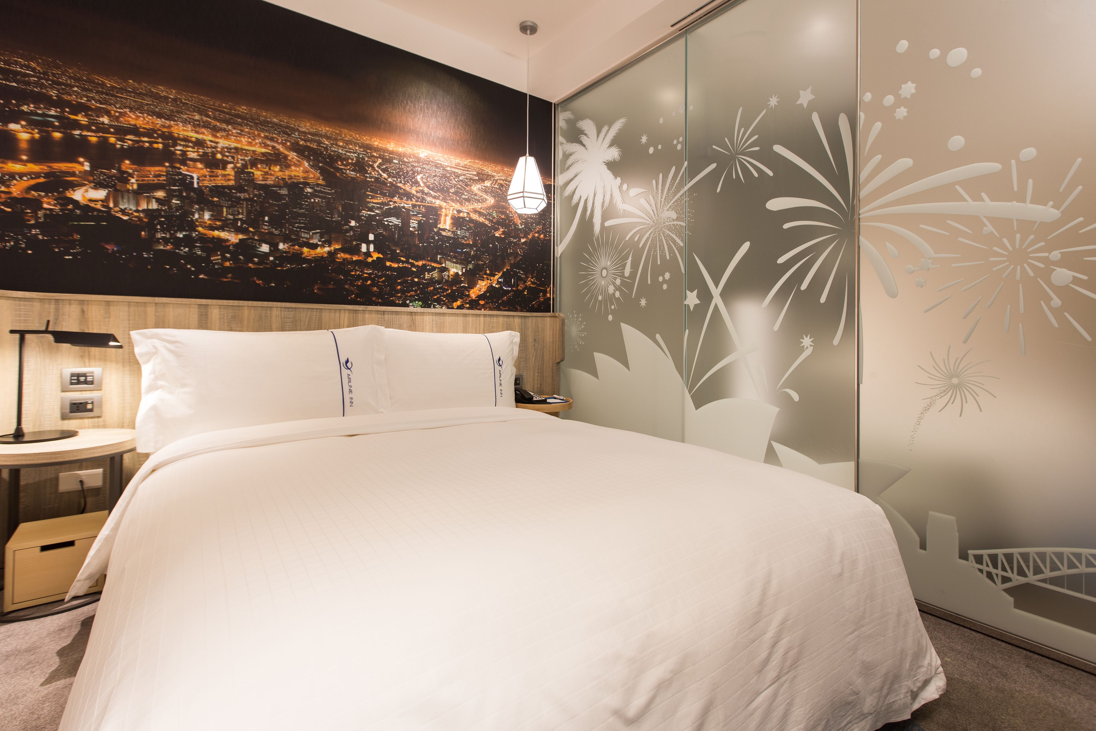 premium bedding, down duvets, in-room safe, desk