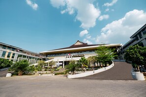 Front of property - Hotel UTC Semarang (Semarang)