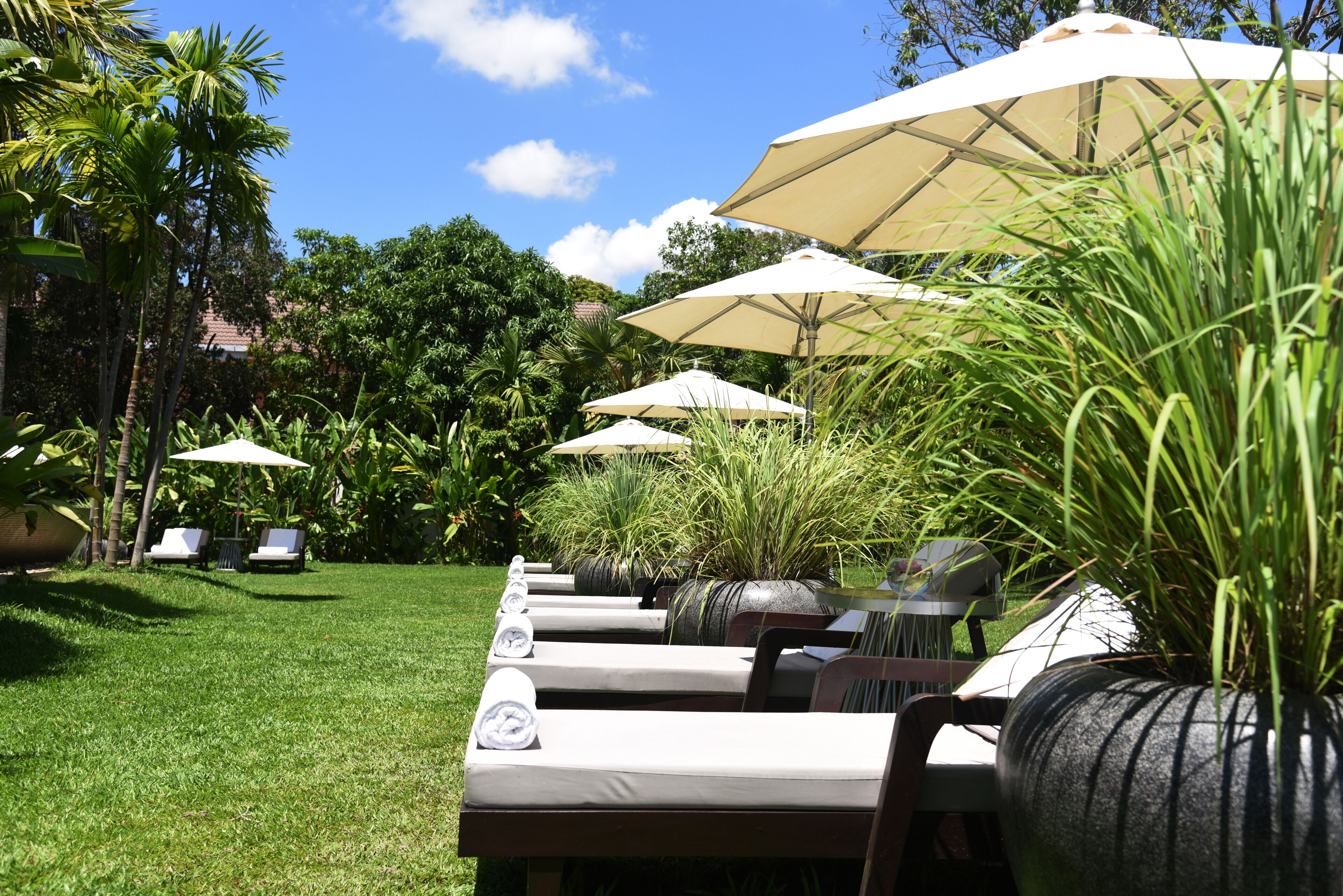 2 outdoor pools, pool umbrellas