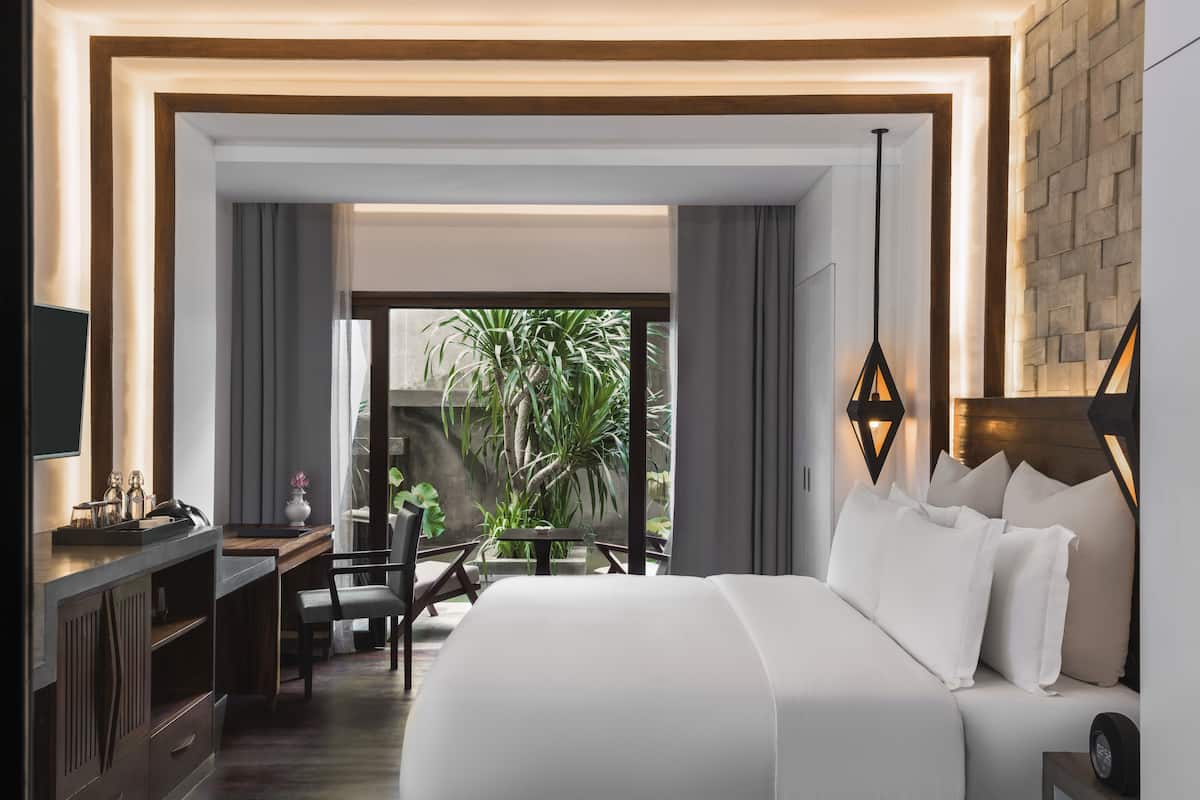 Deluxe tweepersoonskamer, 1 kingsize bed | 1 slaapkamer, luxe beddengoed, een gratis minibar, een kluis op de kamer