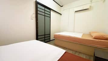 Economy Triple Room | Free WiFi, bed sheets