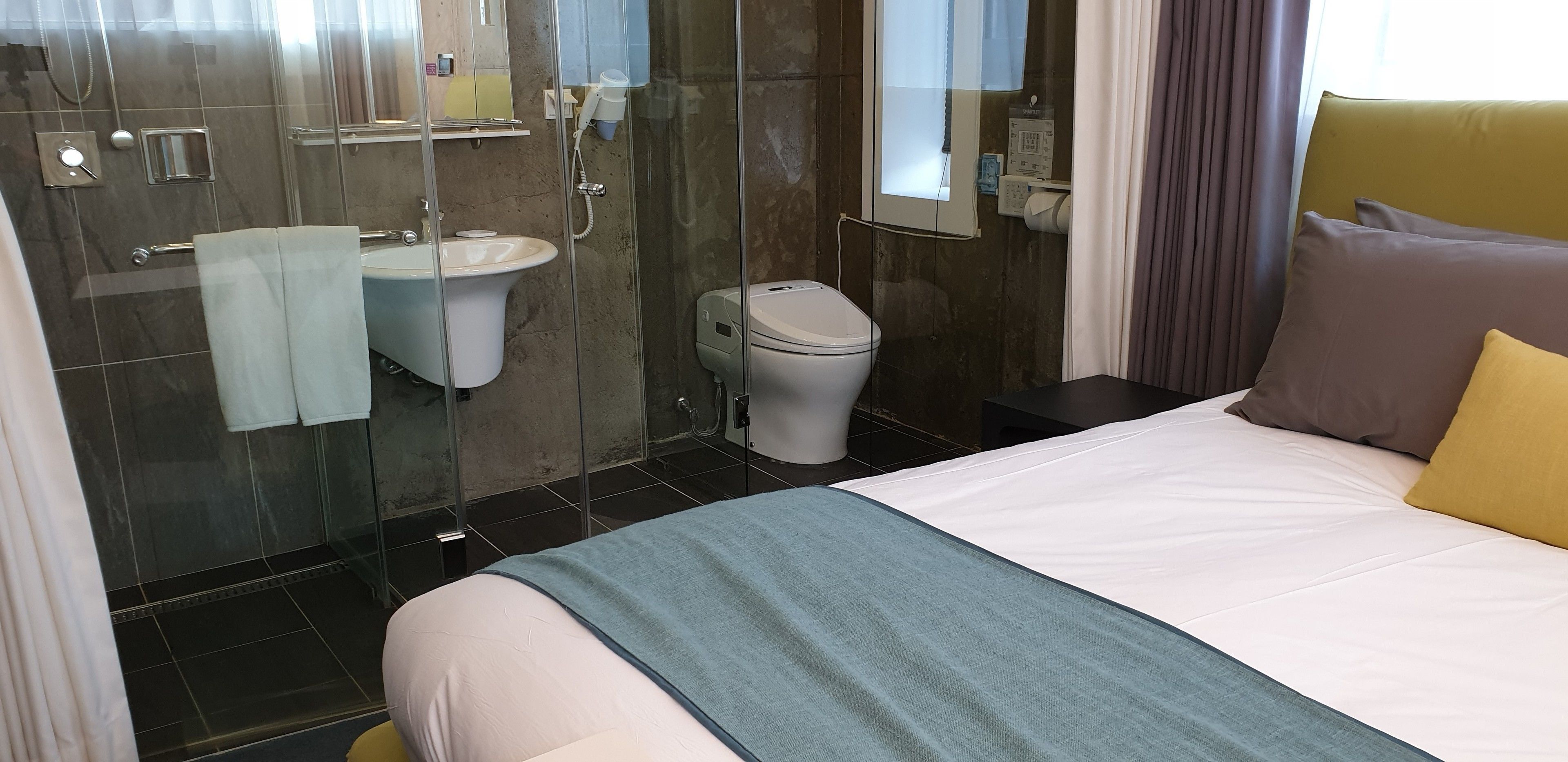 double room | premium bedding, in-room safe, blackout curtains, soundproofing