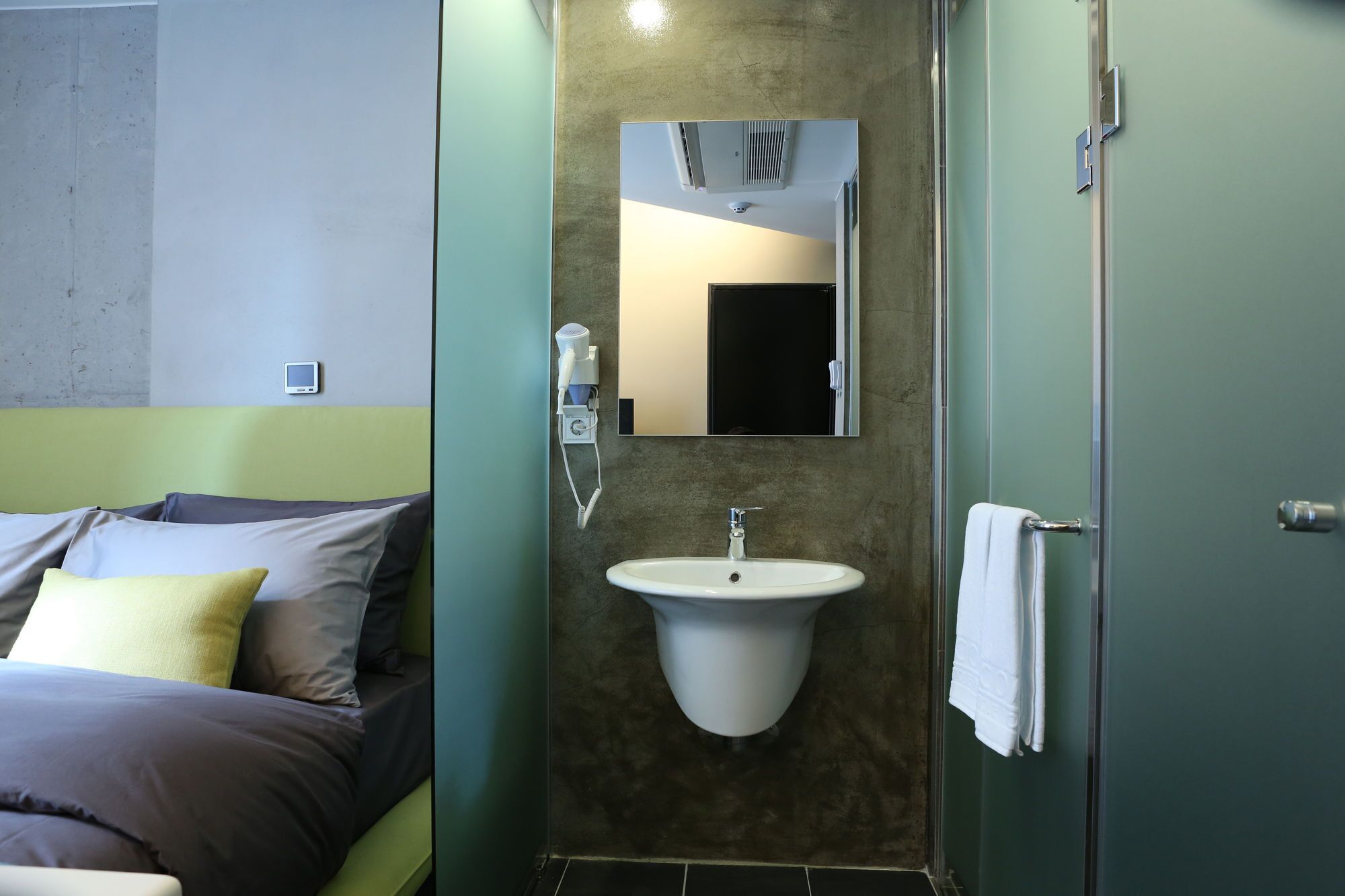 shower, free toiletries, hair dryer, bathrobes