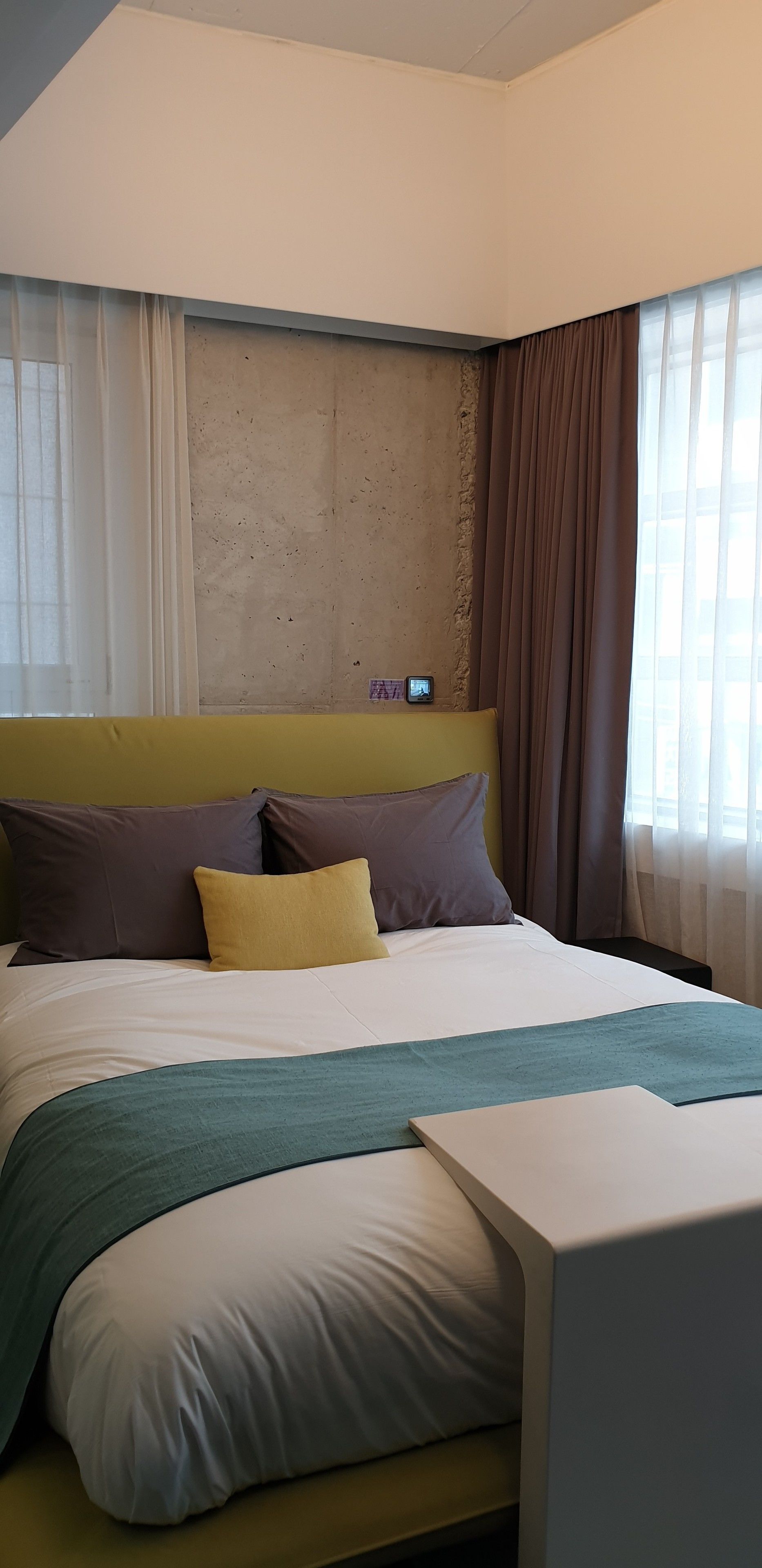 double room (king) | premium bedding, in-room safe, blackout curtains, soundproofing