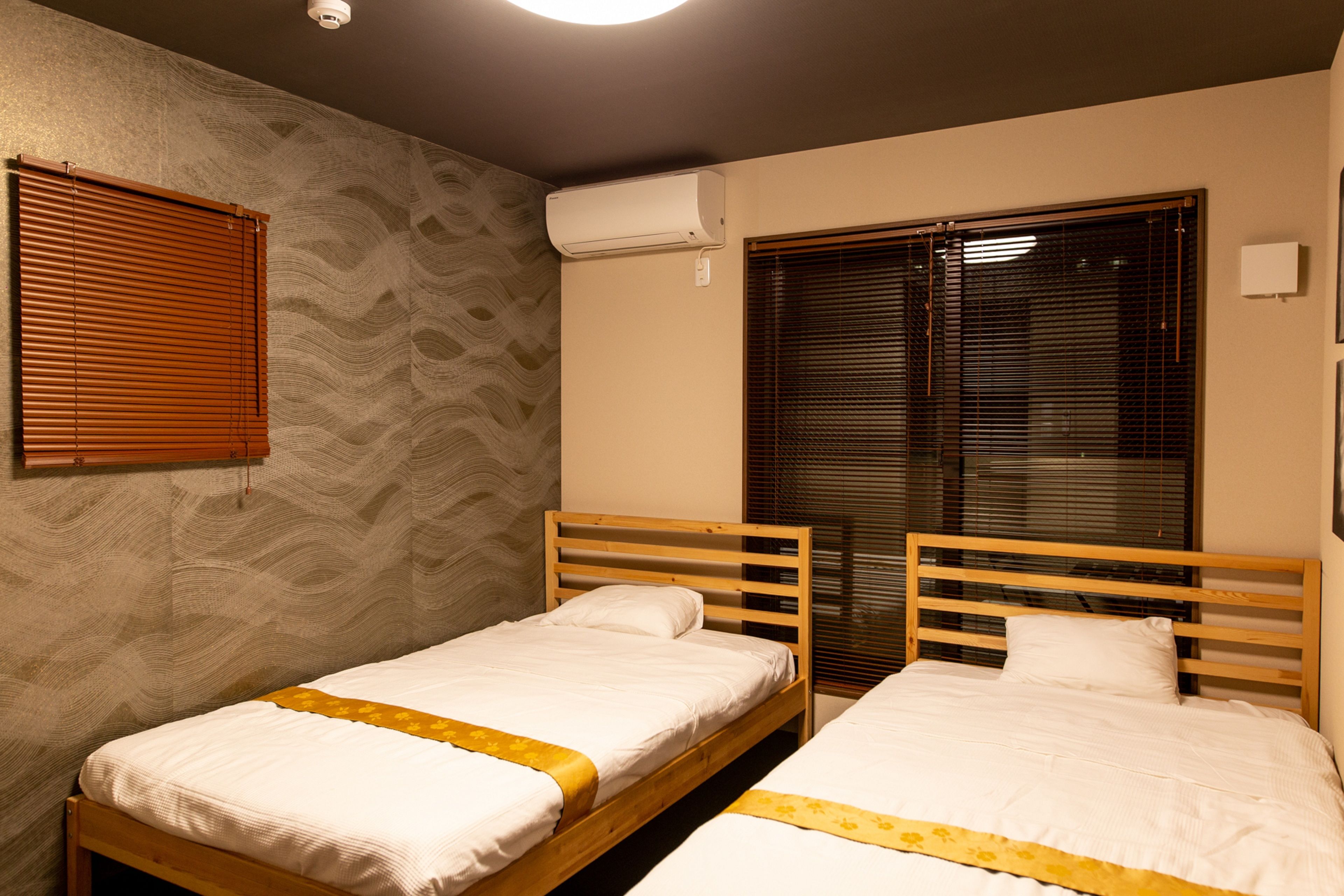 standard room | desk, iron/ironing board, free wifi