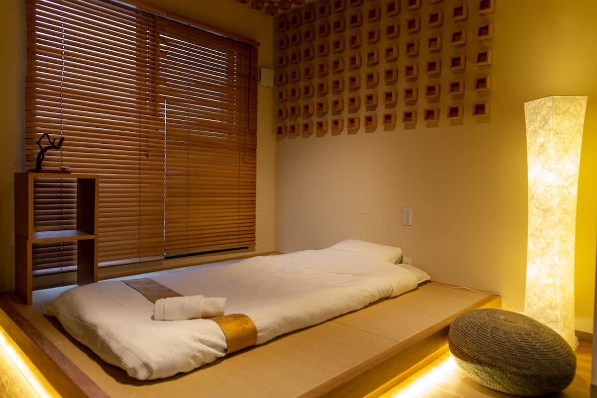 Deluxe Room | Desk, iron/ironing board, WiFi (free)