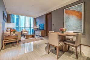 Habitación Deluxe | Servicio de comidas en la habitación