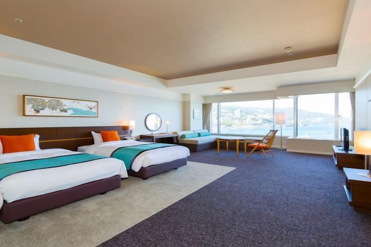 In-room safe, desk, blackout drapes, iron/ironing board (on request)