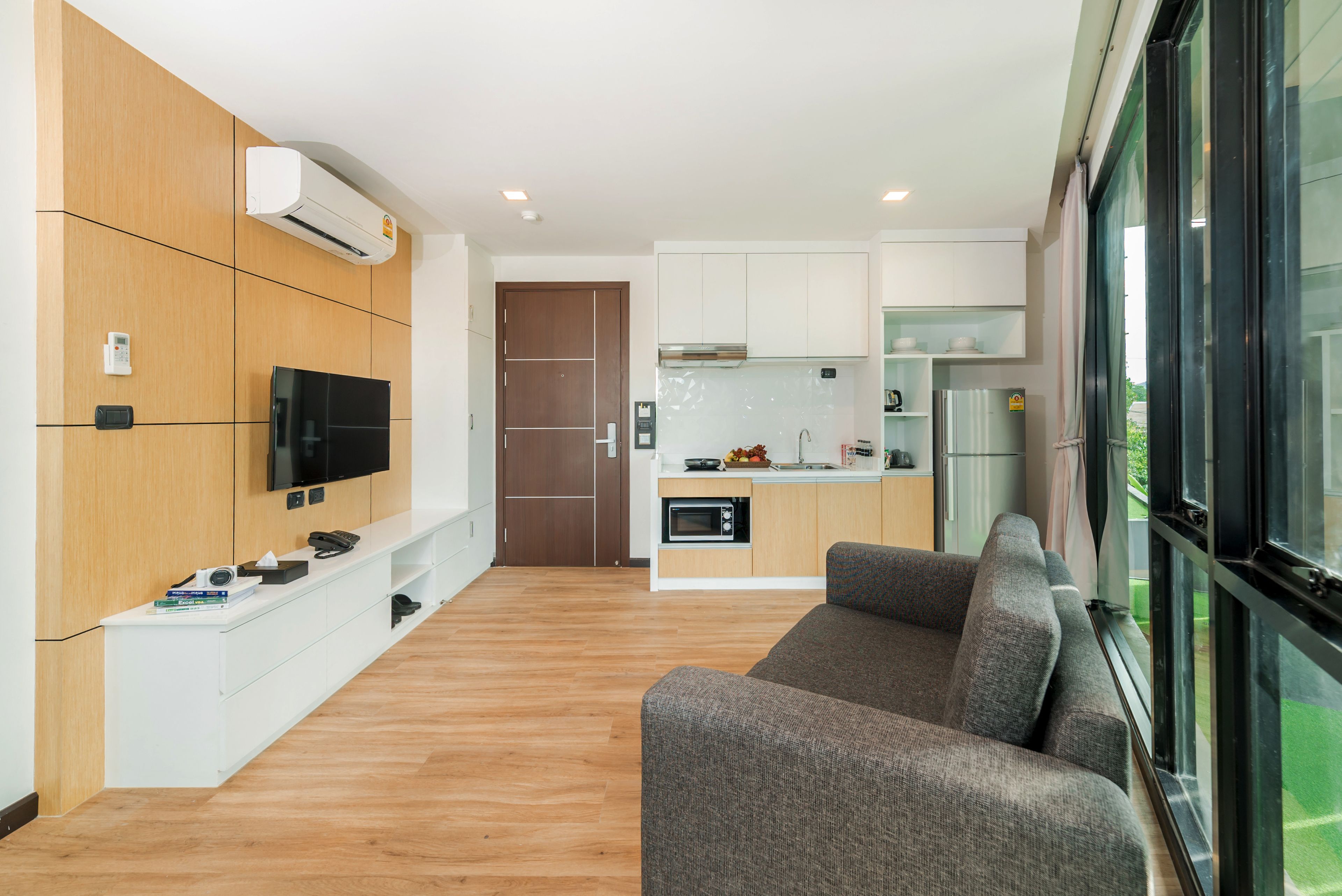 family room, 2 bedrooms | living area | flat-screen tv