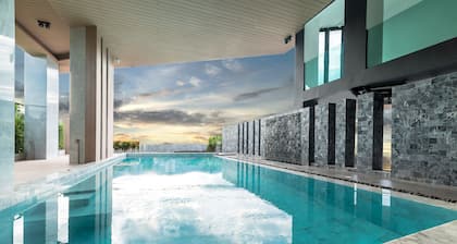 Pause and Play Hotel