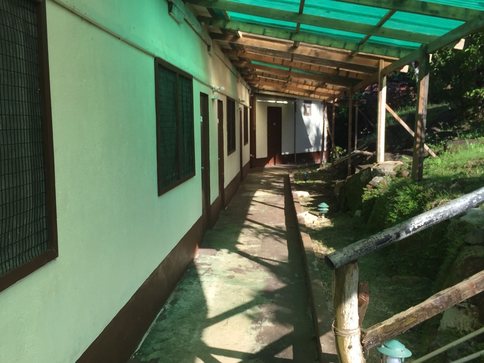 Old Wing Cold Shower Only