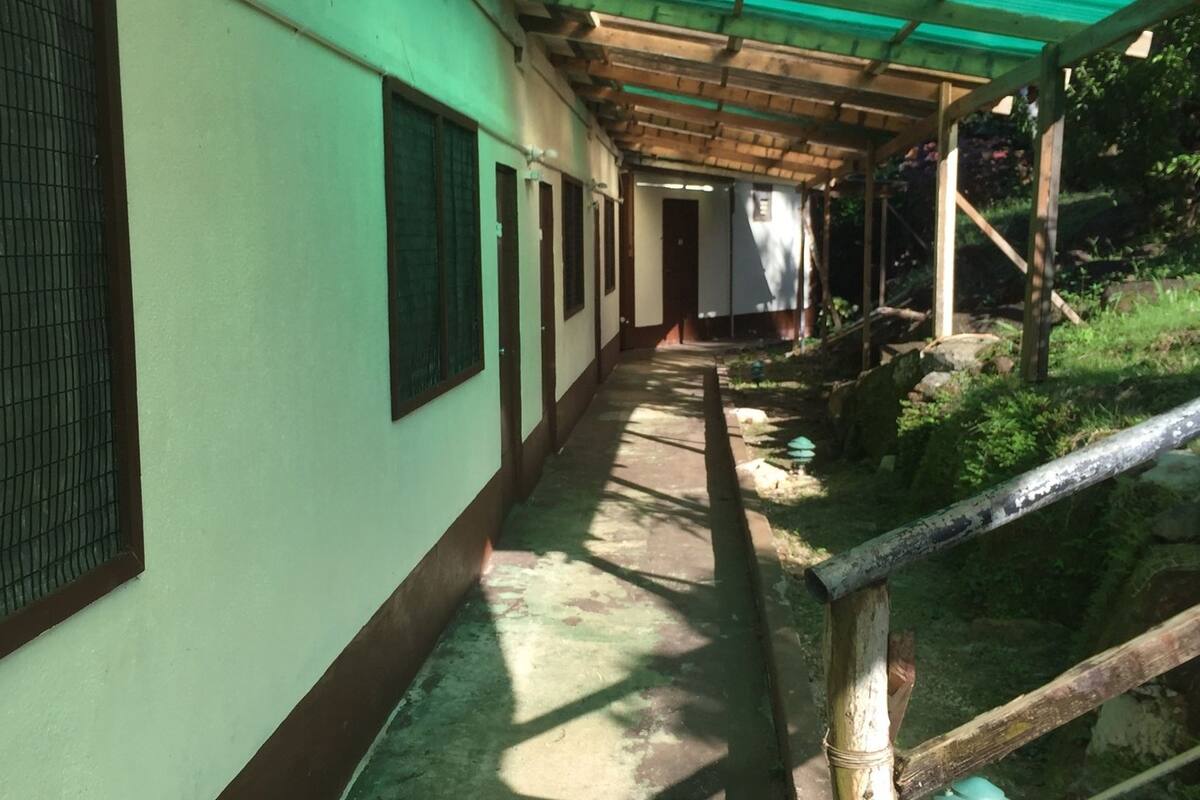 Old Wing Cold Shower Only