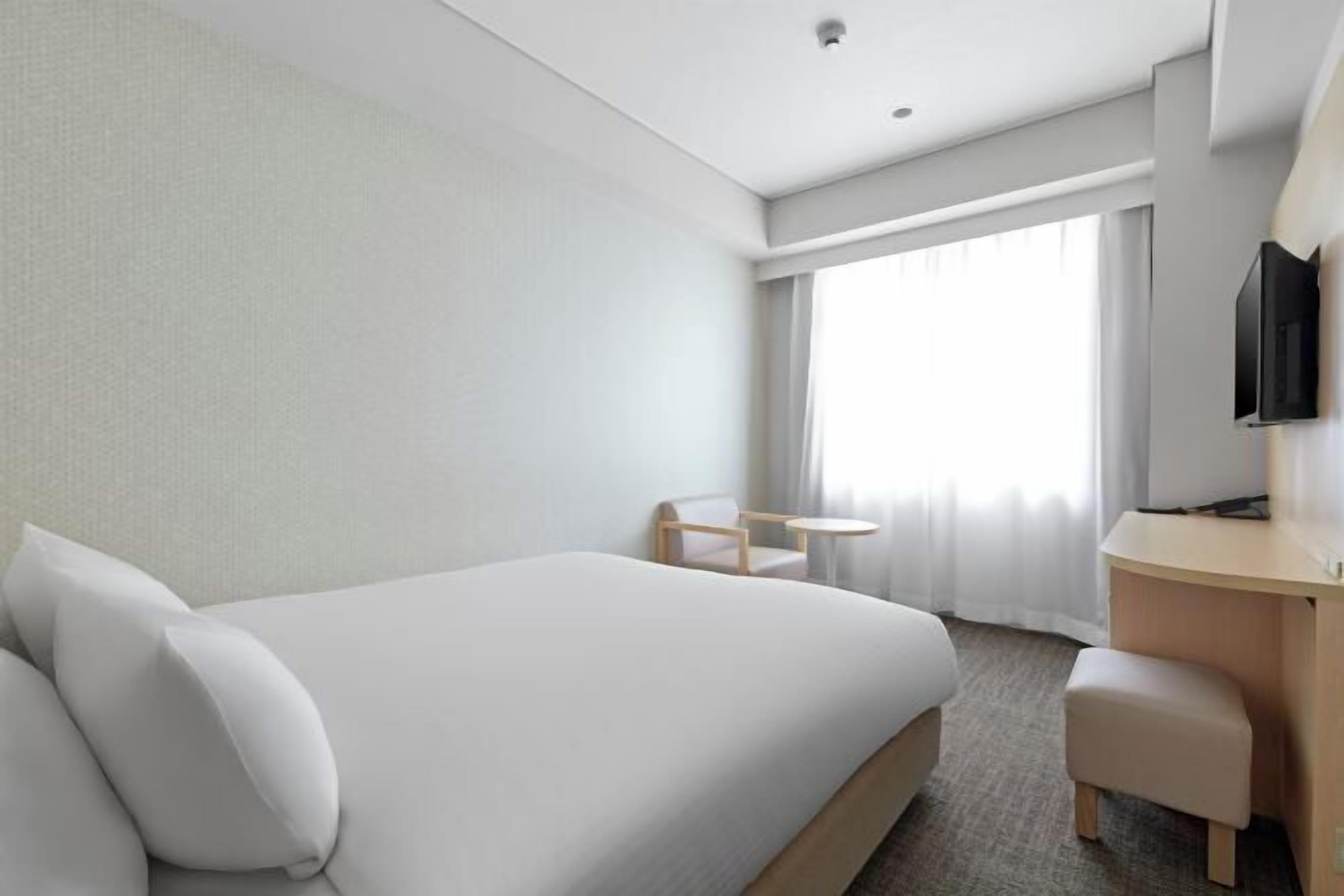 Desk, free WiFi, bed sheets, wheelchair access