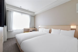 Twin Room, Non Smoking | Meja, Wi-fi percuma, cadar katil, akses kerusi roda