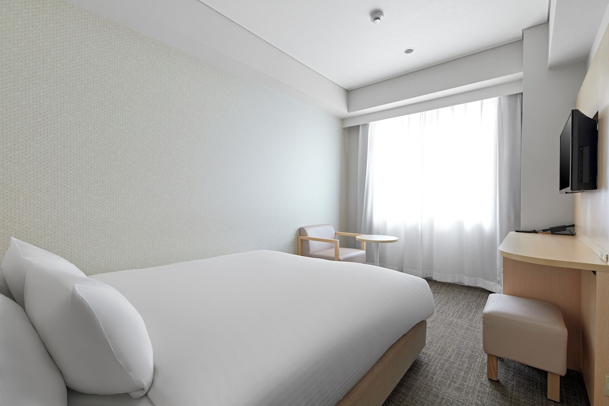 Bureau, Wi-Fi gratuit, draps fournis